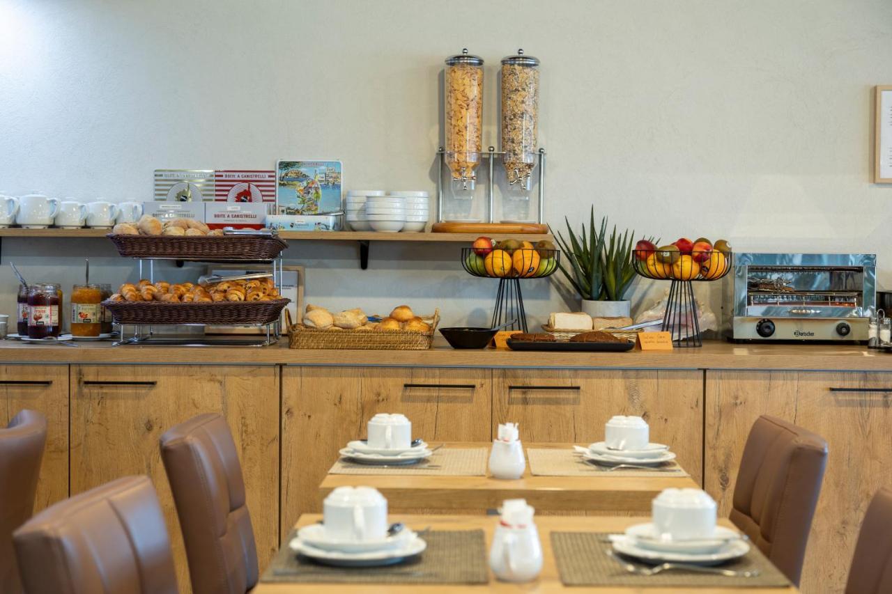 Hotel La Pinede Ajaccio  Bagian luar foto